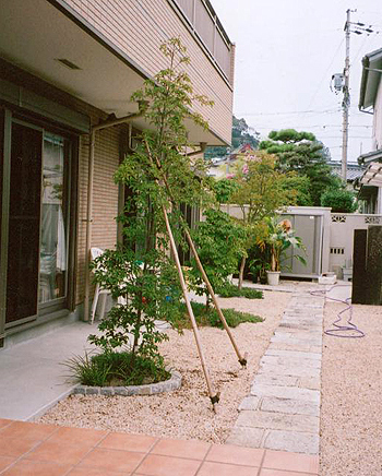 個人庭　F邸　癒しの空間①